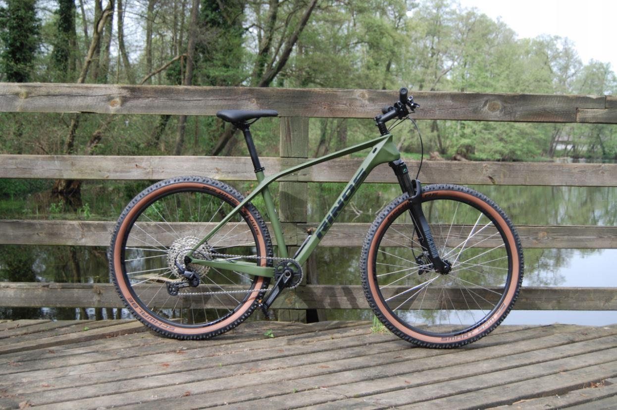 RINOS Gaia2.0 Carbon MTB Shimano Deore 12-växlad Hardtail Rockshox