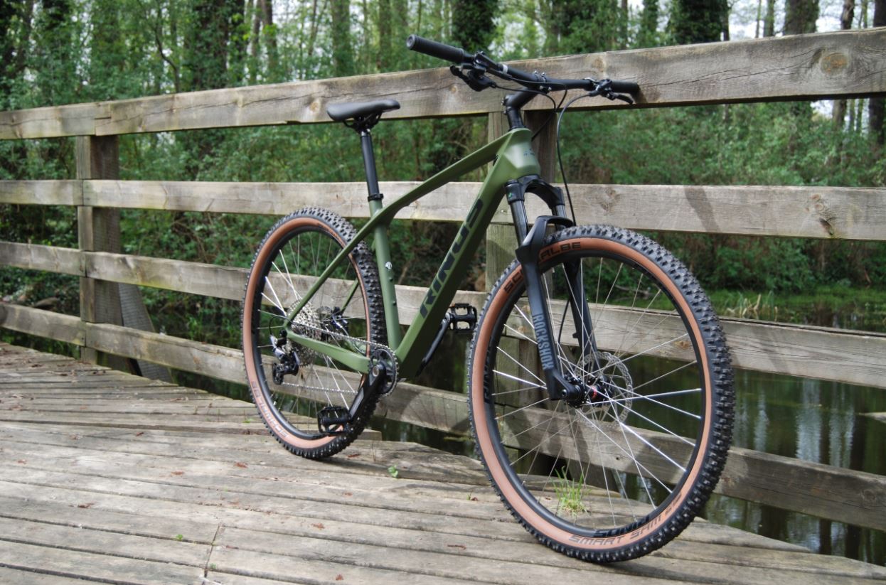RINOS Gaia2.0 Carbon MTB Shimano Deore 12-växlad Hardtail Rockshox